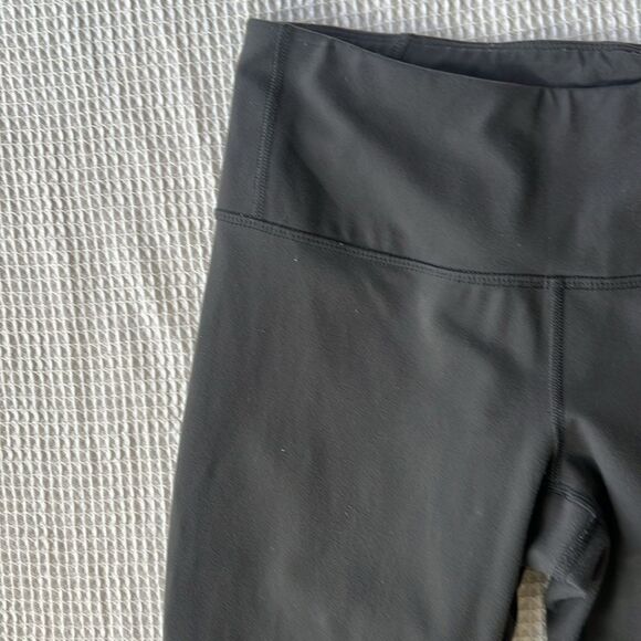 Patagonia Women's Gray Performance Oriented Workout Cropped Leggings sz S - Picture 5 of 13